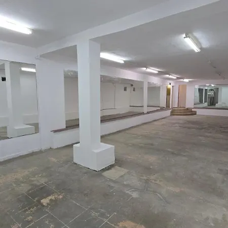Empty Hall Space With Kitchen Bar & 2 Bathrooms - No Beds, No Bedrooms, No Hot Water, Not Suitable For Living Kazanlŭk