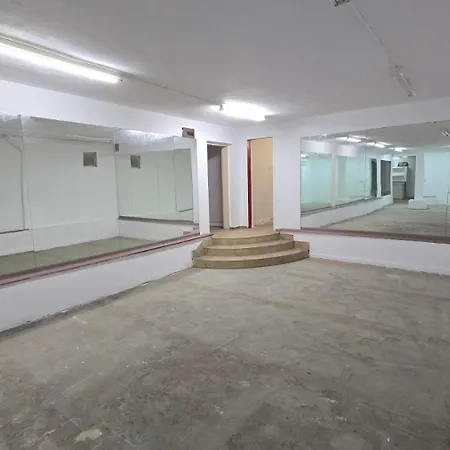 Empty Hall Space With Kitchen Bar & 2 Bathrooms - No Beds, No Bedrooms, No Hot Water, Not Suitable For Living * Kazanlŭk