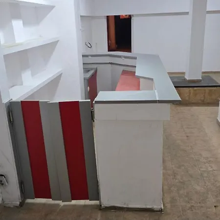 Empty Hall Space With Kitchen Bar & 2 Bathrooms - No Beds, No Bedrooms, No Hot Water, Not Suitable For Living Campeggio Kazanlŭk