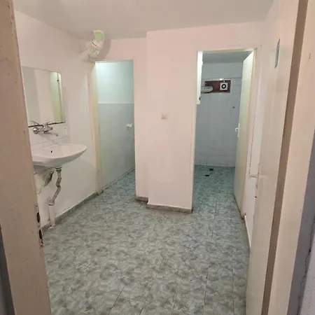 Empty Hall Space With Kitchen Bar & 2 Bathrooms - No Beds, No Bedrooms, No Hot Water, Not Suitable For Living Campeggio