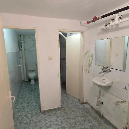 Empty Hall Space With Kitchen Bar & 2 Bathrooms - No Beds, No Bedrooms, No Hot Water, Not Suitable For Living Campeggio