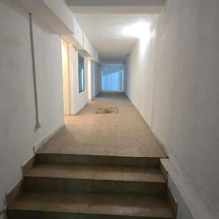 Empty Hall Space With Kitchen Bar & 2 Bathrooms - No Beds, No Bedrooms, No Hot Water, Not Suitable For Living Kazanlŭk