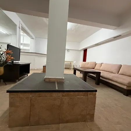 Party Hall Large Open Space With Couch - No Beds, No Bedrooms, No Water, No Shower, No Wc, No Ac, Not A Sleeping Къмпинг *