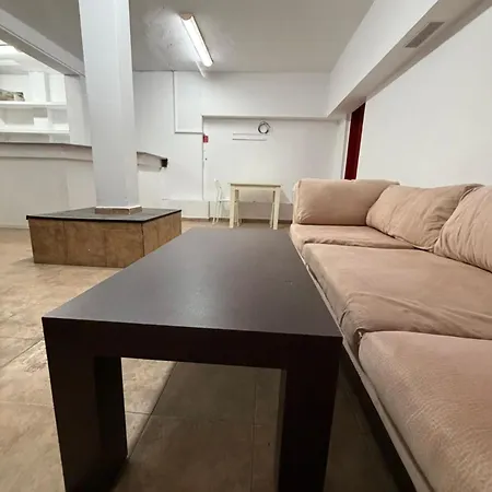 Κάμπινγκ Party Hall Large Open Space With Couch - No Beds, No Bedrooms, No Water, No Shower, No Wc, No Ac, Not A Sleeping *