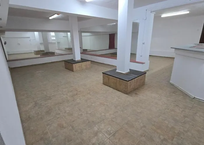 Empty Hall Space With Kitchen Bar & 2 Bathrooms - No Beds, No Bedrooms, No Hot Water, Not Suitable For Living Camping