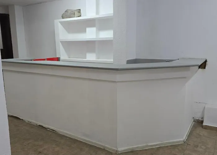 Camping Empty Hall Space With Kitchen Bar & 2 Bathrooms - No Beds, No Bedrooms, No Hot Water, Not Suitable For Living Kazanlŭk