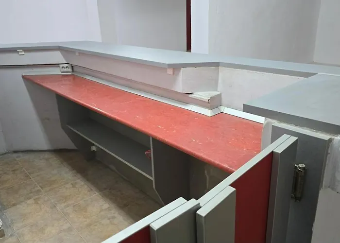 Camping Empty Hall Space With Kitchen Bar & 2 Bathrooms - No Beds, No Bedrooms, No Hot Water, Not Suitable For Living