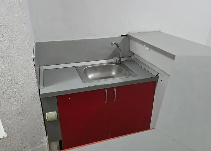 Empty Hall Space With Kitchen Bar & 2 Bathrooms - No Beds, No Bedrooms, No Hot Water, Not Suitable For Living Camping Kazanlŭk